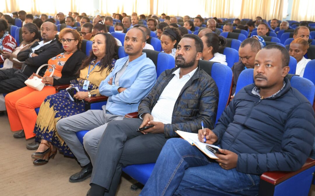 በአገልግሎት አሰጣጥና ደንበኛ አያያዝ ፣ ስትራቴጂክ እቅድን እስከታች ካስኬድ ማድረግና ሳይንሳዊ የምዝገባና የንጽጽር ስሌት አሰራር ላይ ትኩረት ያደረገ ሁለተኛ ዙር ስልጠና  ተሰጠ፡፡